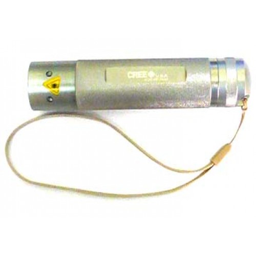 Đèn pin chiếu sáng
